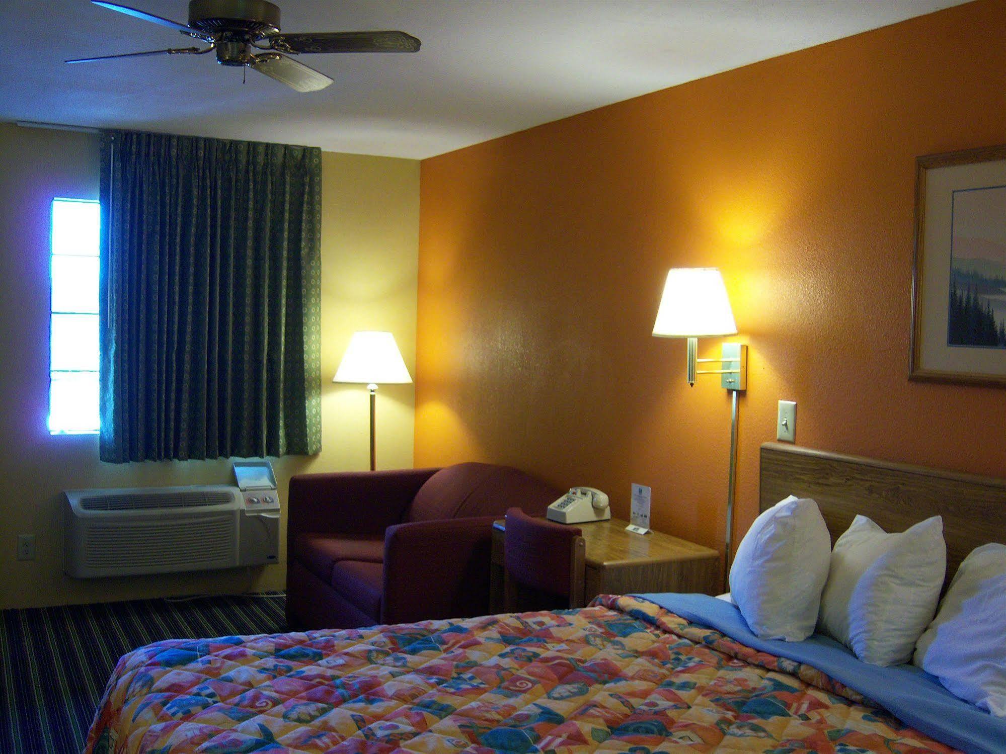 Days Inn غنترسفيل المظهر الخارجي الصورة