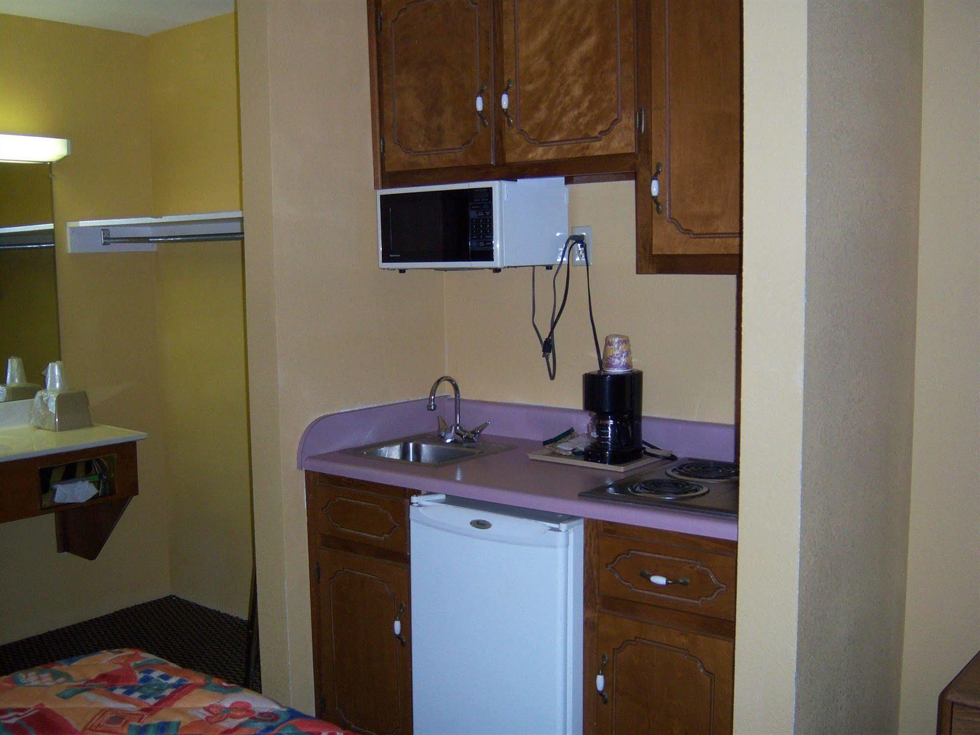 Days Inn غنترسفيل المظهر الخارجي الصورة