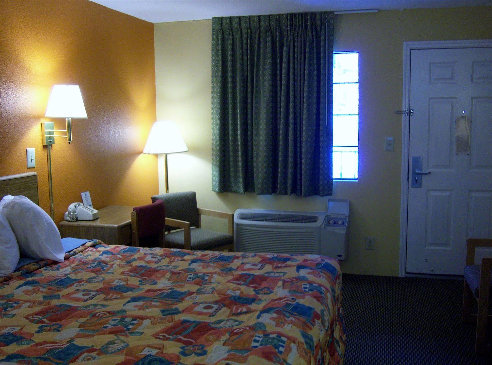 Days Inn غنترسفيل المظهر الخارجي الصورة